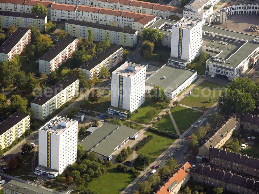 Aerial photograph Hennigsdorf - 05.10.2004 Wohnparadies Hennigsdorf in der Fontanestr.91, 16761 Hennigsdorf der Firmengruppe Bozkurt.