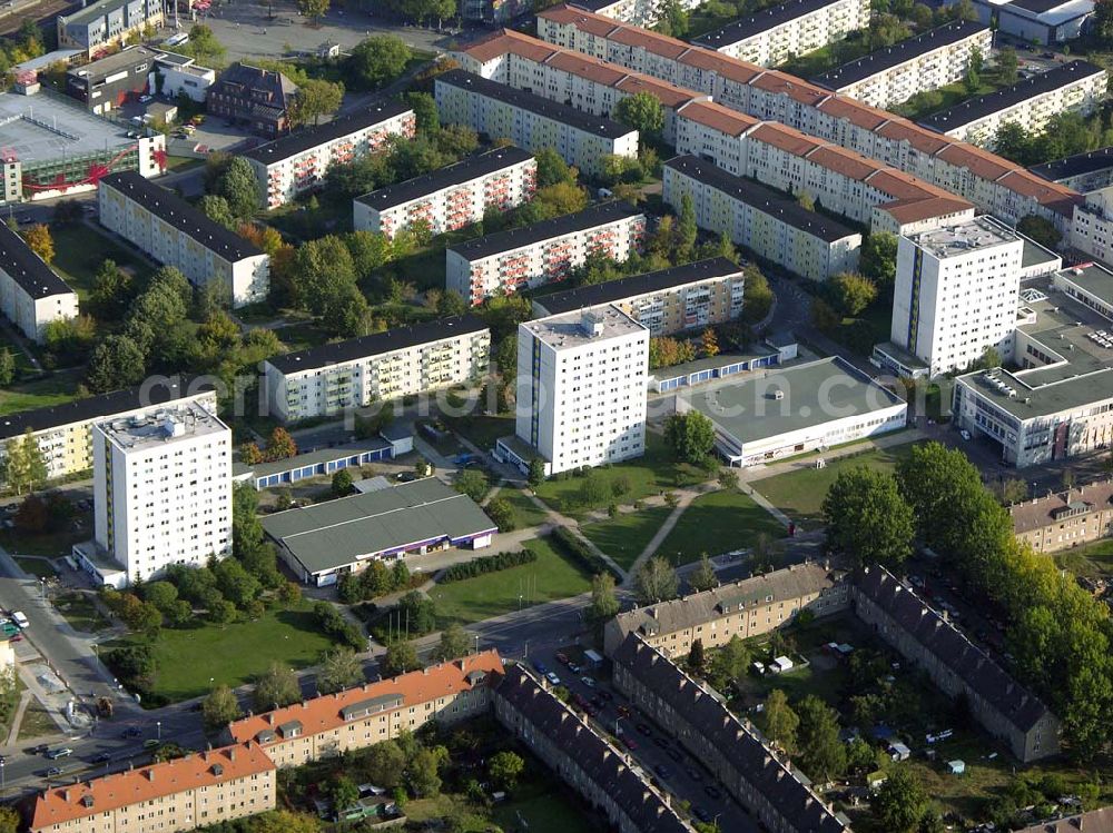 Hennigsdorf from the bird's eye view: 05.10.2004 Wohnparadies Hennigsdorf in der Fontanestr.91, 16761 Hennigsdorf der Firmengruppe Bozkurt.