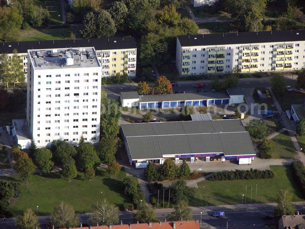 Aerial image Hennigsdorf - 05.10.2004 Wohnparadies Hennigsdorf in der Fontanestr.91, 16761 Hennigsdorf der Firmengruppe Bozkurt.