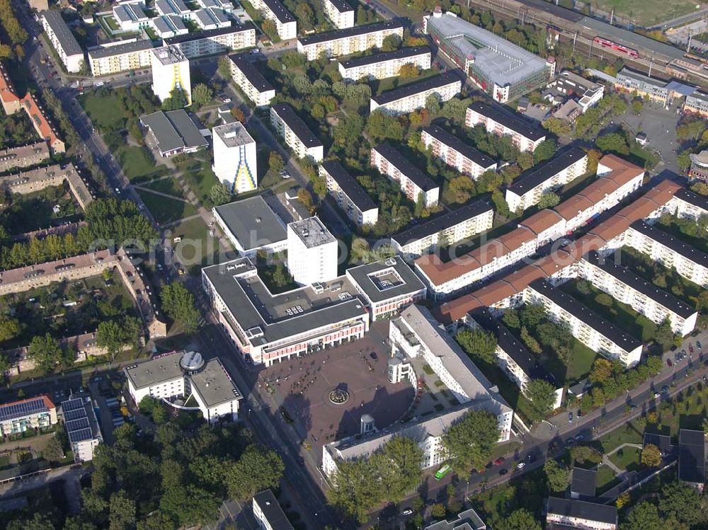 Hennigsdorf from above - 05.10.2004 Wohnparadies Hennigsdorf in der Fontanestr.91, 16761 Hennigsdorf der Firmengruppe Bozkurt.