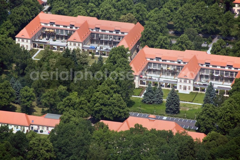 Berlin from above - The listed buildings of architect Ludwig Hoffman of the former Hospital of the book have been converted into residential park Allees des Chateaux