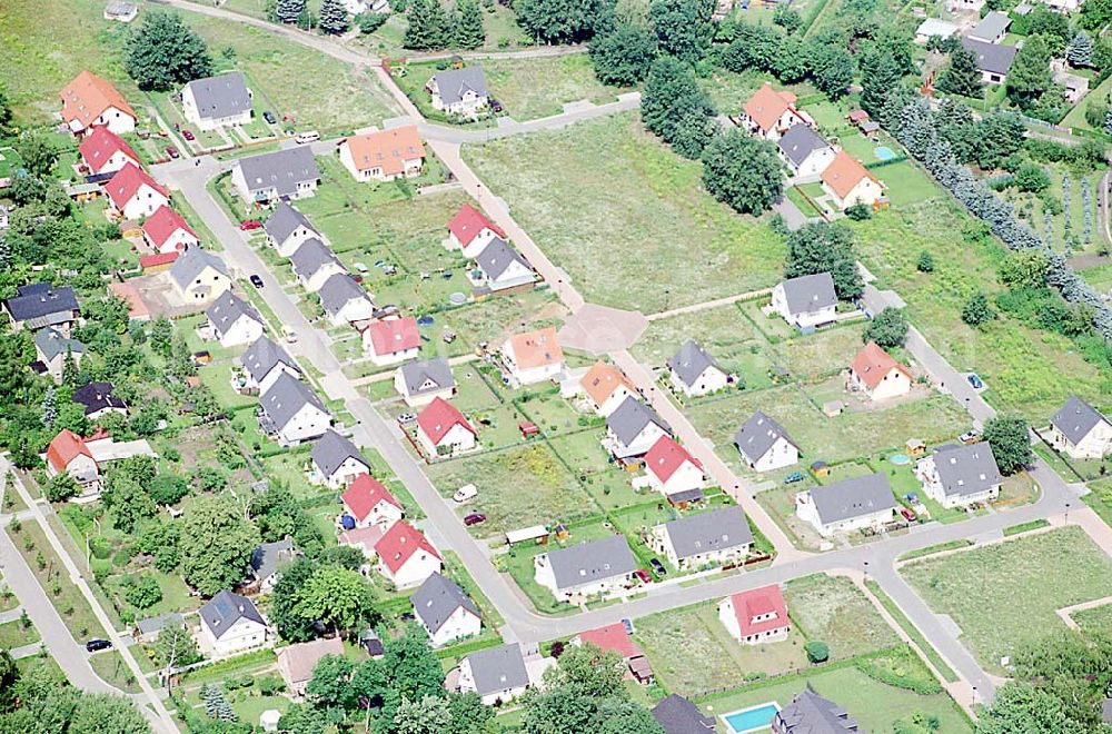 Fredersdorf bei Strausberg - Brandenburg from the bird's eye view: Wohnpark Fredersdorf Brandenburg Einfamilienhäuser der Addit Bau GmbH