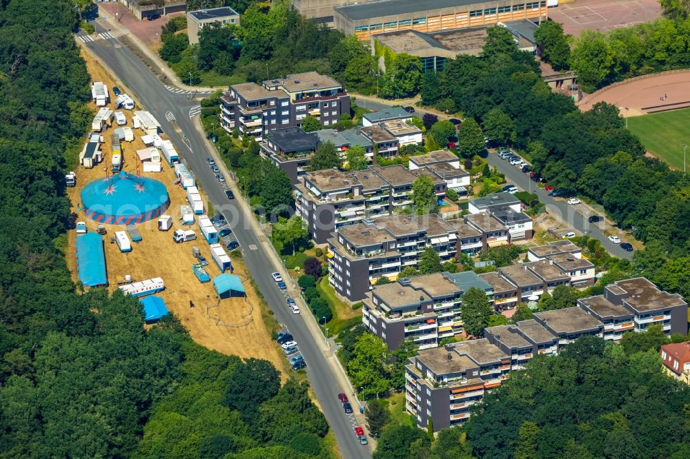 Hattingen from the bird's eye view: Residential area of the multi-family house settlement - Wohnpark Hoelter Busch in Hattingen in the state North Rhine-Westphalia, Germany