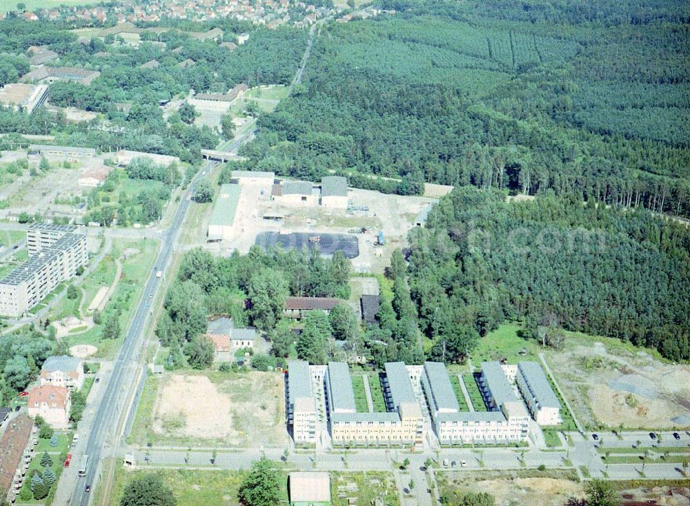 Dresden - Klotsche from the bird's eye view: Wohnpark Am Königswald an der Königsbrücker Landstraße in Dresden-Klotsche.