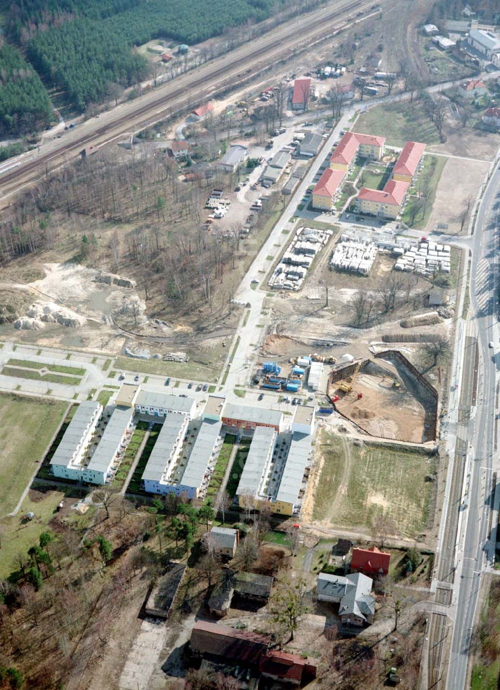 Dresden - Klotsche from the bird's eye view: Wohnpark Am Königswald an der Königsbrücker Landstraße in Dresden-Klotsche.