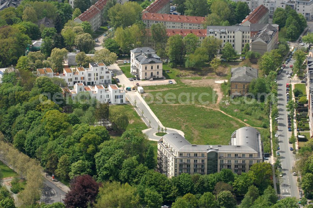 Chemnitz from the bird's eye view: Blick auf das Wohngebiet an der Salzstraße / Abteiweg in 09113 Chemnitz. Der Wohnpark Am Schloßteich ist ein Entwicklungegebiet der HVB Immobilien AG in Sachsen. View of the residential area at the Salt Road / Abteiweg in 09113 Chemnitz. The residential park At Castle Lake is a developing area of the lung HVB Immobilien AG in Saxony.