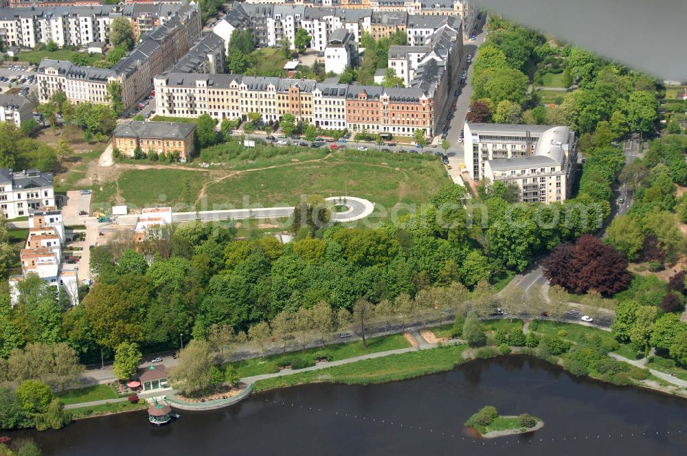 Chemnitz from above - Blick auf das Wohngebiet an der Salzstraße / Abteiweg in 09113 Chemnitz. Der Wohnpark Am Schloßteich ist ein Entwicklungegebiet der HVB Immobilien AG in Sachsen. View of the residential area at the Salt Road / Abteiweg in 09113 Chemnitz. The residential park At Castle Lake is a developing area of the lung HVB Immobilien AG in Saxony.