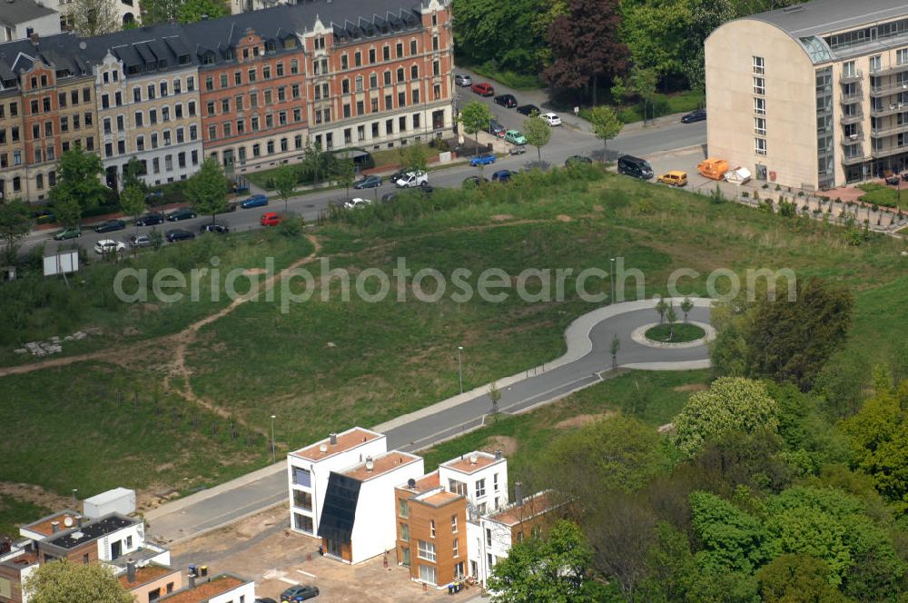 Aerial image Chemnitz - Blick auf das Wohngebiet an der Salzstraße / Abteiweg in 09113 Chemnitz. Der Wohnpark Am Schloßteich ist ein Entwicklungegebiet der HVB Immobilien AG in Sachsen. View of the residential area at the Salt Road / Abteiweg in 09113 Chemnitz. The residential park At Castle Lake is a developing area of the lung HVB Immobilien AG in Saxony.