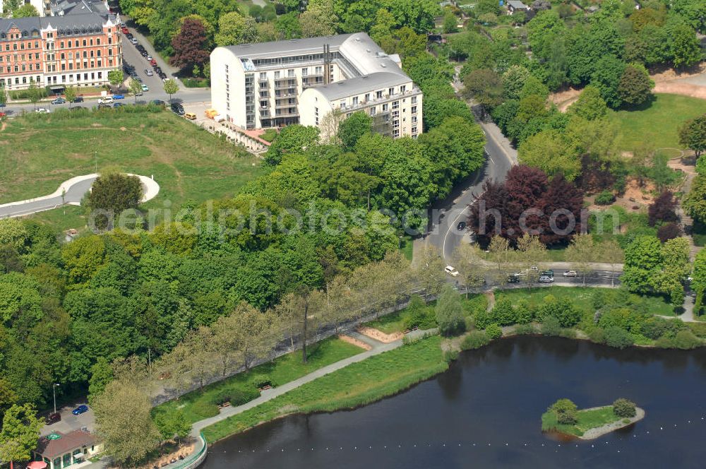 Aerial photograph Chemnitz - Blick auf das Wohngebiet an der Salzstraße / Abteiweg in 09113 Chemnitz. Der Wohnpark Am Schloßteich ist ein Entwicklungegebiet der HVB Immobilien AG in Sachsen. View of the residential area at the Salt Road / Abteiweg in 09113 Chemnitz. The residential park At Castle Lake is a developing area of the lung HVB Immobilien AG in Saxony.