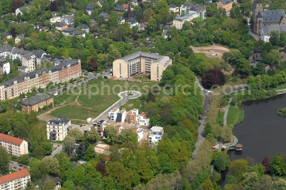 Chemnitz from the bird's eye view: Blick auf das Wohngebiet an der Salzstraße / Abteiweg in 09113 Chemnitz. Der Wohnpark Am Schloßteich ist ein Entwicklungegebiet der HVB Immobilien AG in Sachsen. View of the residential area at the Salt Road / Abteiweg in 09113 Chemnitz. The residential park At Castle Lake is a developing area of the lung HVB Immobilien AG in Saxony.