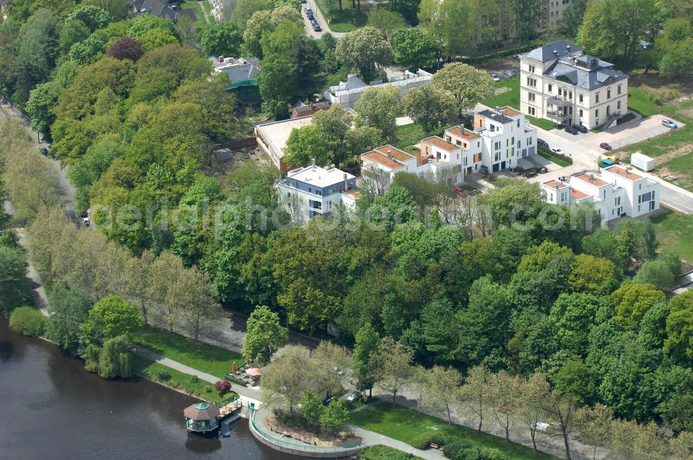 Aerial photograph Chemnitz - Blick auf das Wohngebiet an der Salzstraße / Abteiweg in 09113 Chemnitz. Der Wohnpark Am Schloßteich ist ein Entwicklungegebiet der HVB Immobilien AG in Sachsen. View of the residential area at the Salt Road / Abteiweg in 09113 Chemnitz. The residential park At Castle Lake is a developing area of the lung HVB Immobilien AG in Saxony.