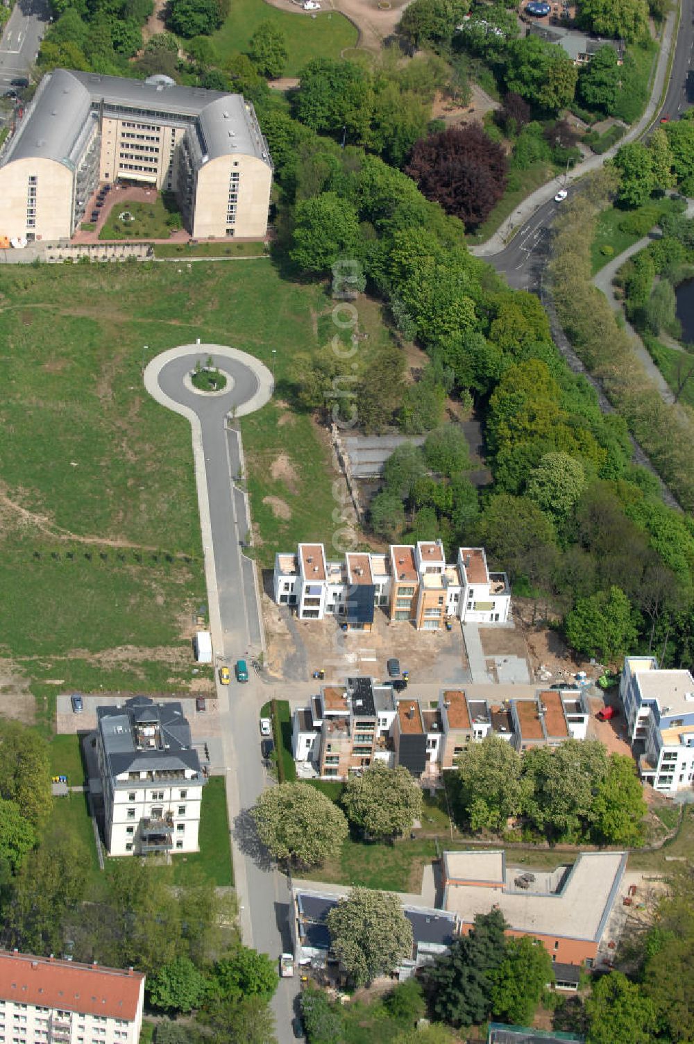 Chemnitz from above - Blick auf das Wohngebiet an der Salzstraße / Abteiweg in 09113 Chemnitz. Der Wohnpark Am Schloßteich ist ein Entwicklungegebiet der HVB Immobilien AG in Sachsen. View of the residential area at the Salt Road / Abteiweg in 09113 Chemnitz. The residential park At Castle Lake is a developing area of the lung HVB Immobilien AG in Saxony.