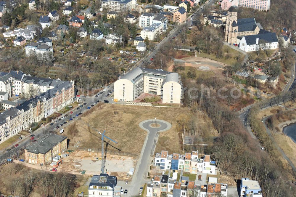 Chemnitz from the bird's eye view: Blick auf das Wohngebiet an der Salzstraße / Abteiweg in 09113 Chemnitz. Der Wohnpark Am Schloßteich ist ein Entwicklungegebiet der HVB Immobilien AG in Sachsen. View of the residential area at the Salt Road / Abteiweg in 09113 Chemnitz. The residential park At Castle Lake is a developing area of the lung HVB Immobilien AG in Saxony.