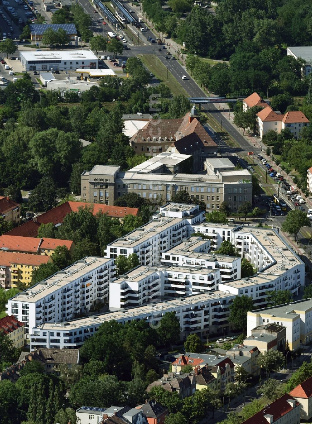 Aerial photograph Berlin - View of the residential buildings in the district of Karlshorst in Berlin