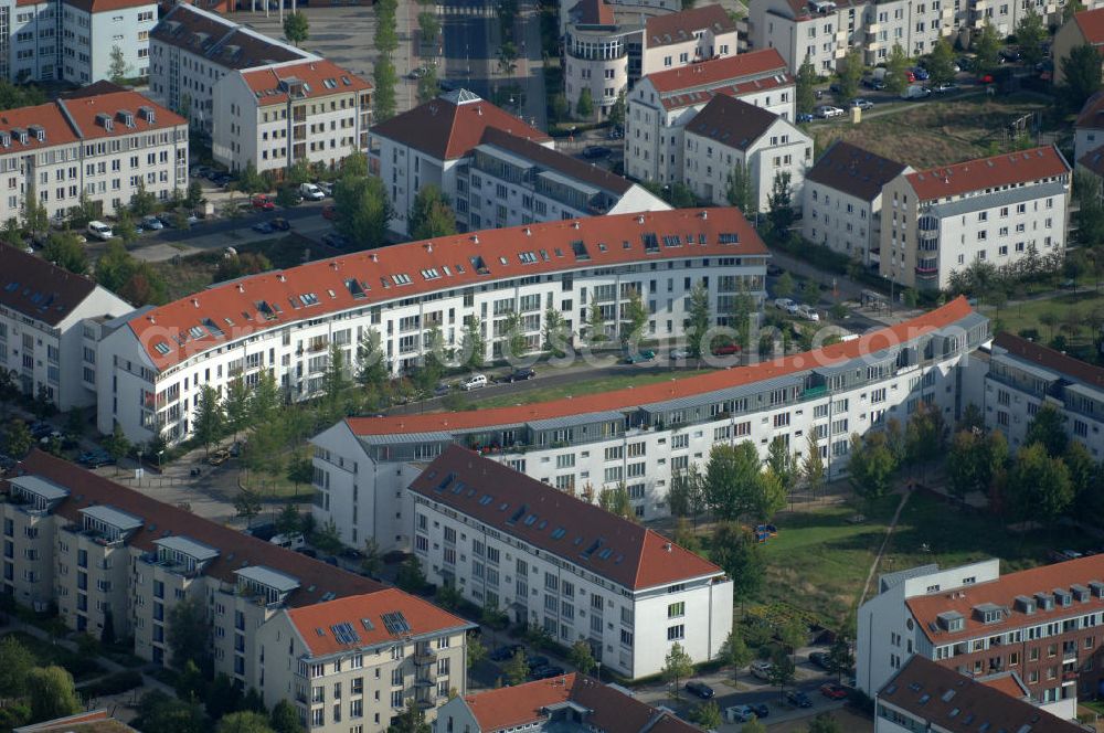 Aerial image Berlin - Blick auf Mehrfamilienhäuser zwischen Schönerlinder Weg, der Autobahn A10 / E65, Karestraße und der Bucher Chaussee in Berlin-Karow-Nord.