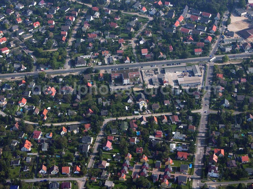 Aerial photograph Berlin-Kaulsdorf - 05.10.2005 Berlin-Kaulsdorf Wohnsiedlung-Neubau der PREMIER-Deutschland GmbH, an der Heerstraße 19 Kaulsdorfer Garten in Berlin Kaulsdorf