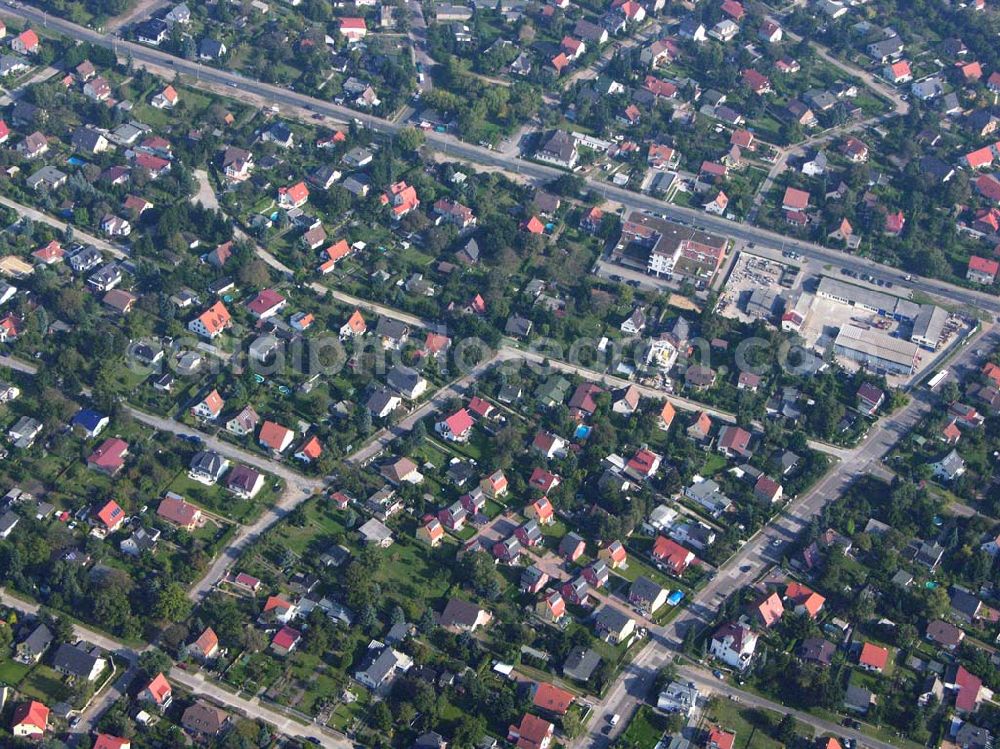 Berlin-Kaulsdorf from above - 05.10.2005 Berlin-Kaulsdorf Wohnsiedlung-Neubau der PREMIER-Deutschland GmbH, an der Heerstraße 19 Kaulsdorfer Garten in Berlin Kaulsdorf