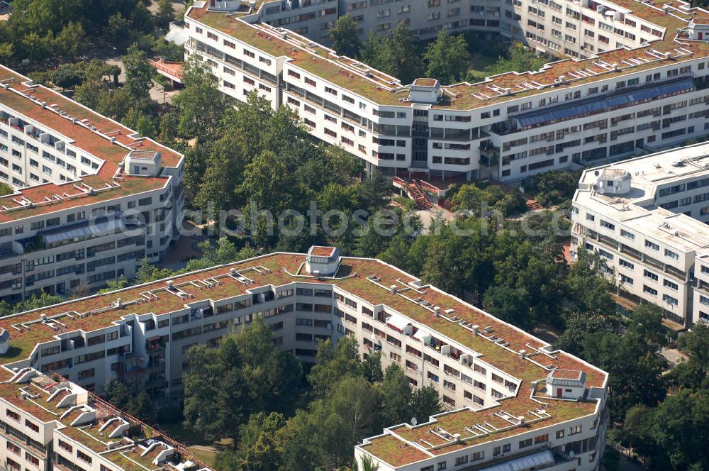 Aerial photograph Berlin - Blick auf das Wohngebiet zwischen Werbellinstraße, Morusstraße, Kopfstraße und Falkstraße. Kontakt: Werbellinstraße 41-57, 12053 Berlin.