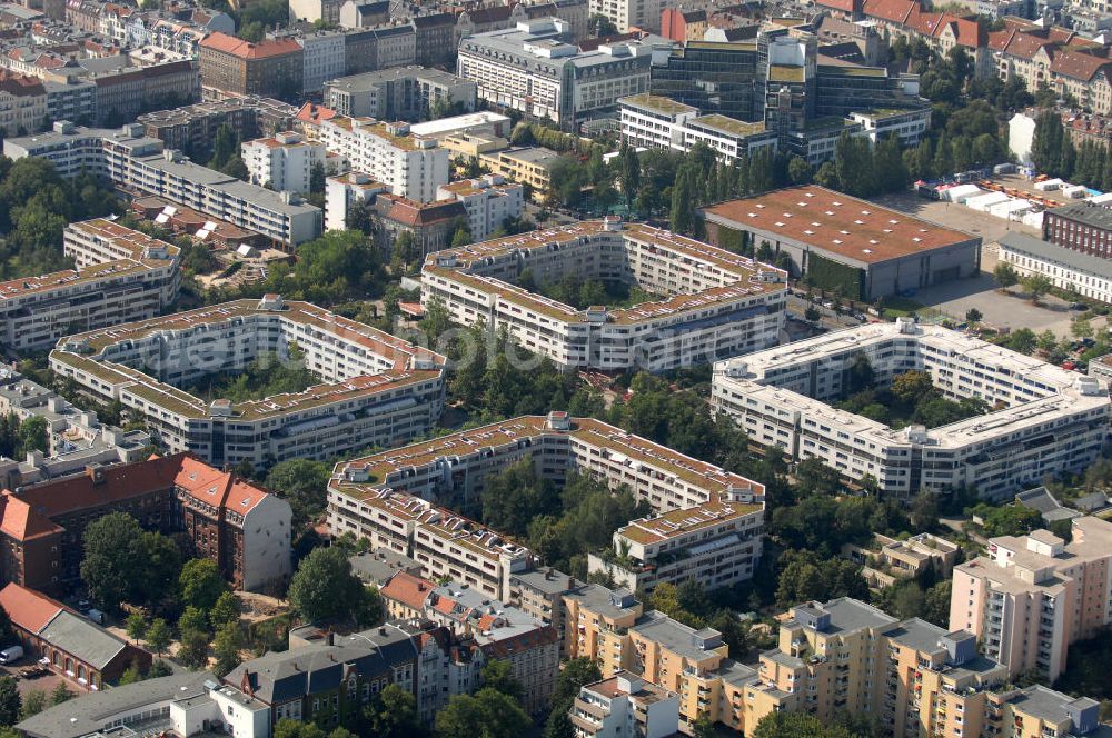 Berlin from above - Blick auf das Wohngebiet zwischen Werbellinstraße, Morusstraße, Kopfstraße und Falkstraße. Kontakt: Werbellinstraße 41-57, 12053 Berlin.