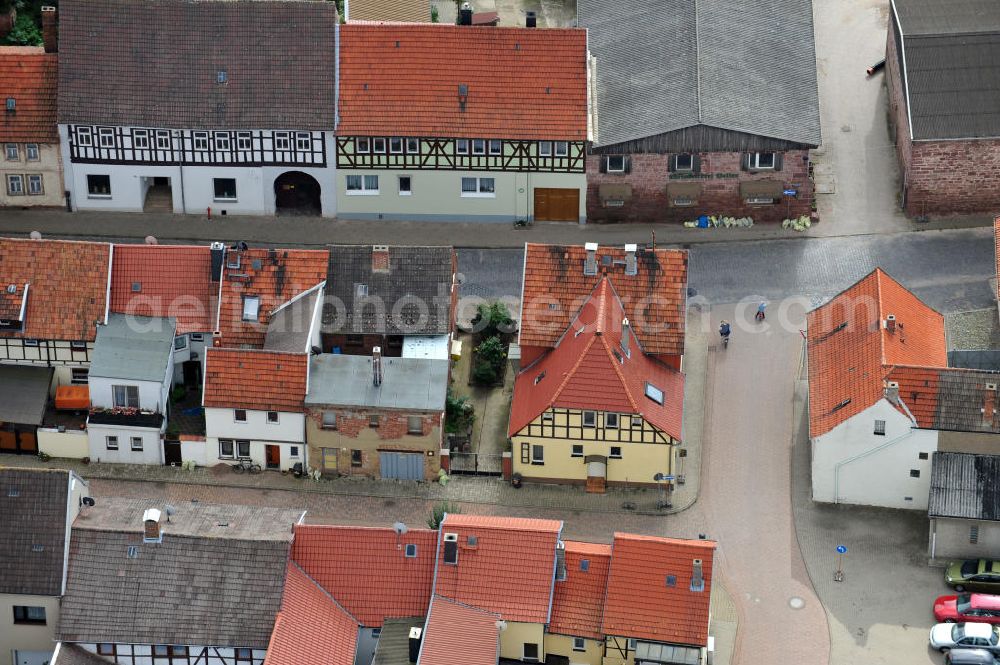 Kelbra from above - Housing estate of half-timbered houses in the inner city of Kelbra in Saxony-Anhalt. Kelba is situated in the Kyffhäuser mountains and is a popular place of departure for trips to the resin