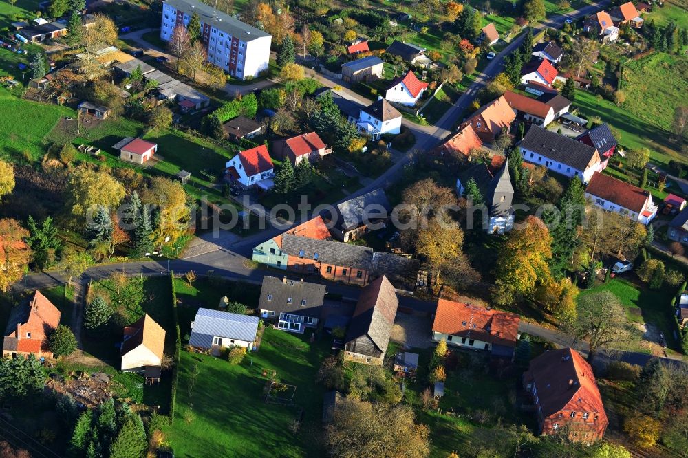 Aerial image Wokuhl-Dabelow - Small residential area with houses and gardens in Wokuhl-Dabelow in the state of Mecklenburg-Western Pomerania