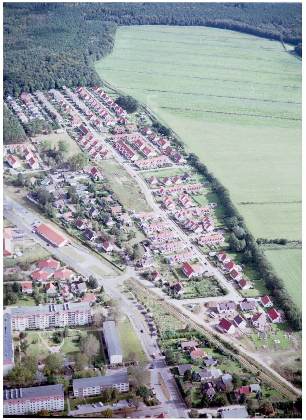 Aerial photograph Graal-Müritz / Mecklenburg Vorpommern - Wohnsiedlung der HAWO KG in Graal - Müritz Mecklenburg Vorpommern / 27.09.02