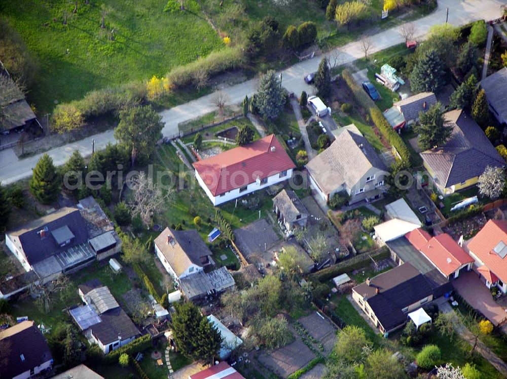 Fredersdorf from the bird's eye view: Wohnsiedlung an der Hebbelstraße in Fredersdorf / BRB