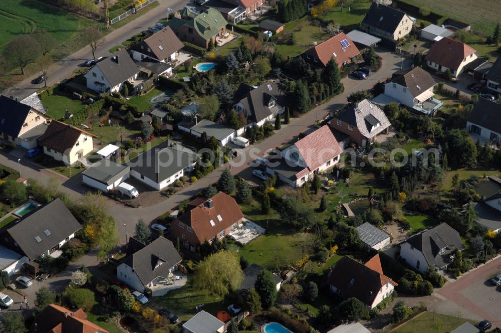 Aerial photograph Jersleben - Blick auf Wohnhäuser / Einfamilienhäuser in Jersleben, Am Ringelhoch.