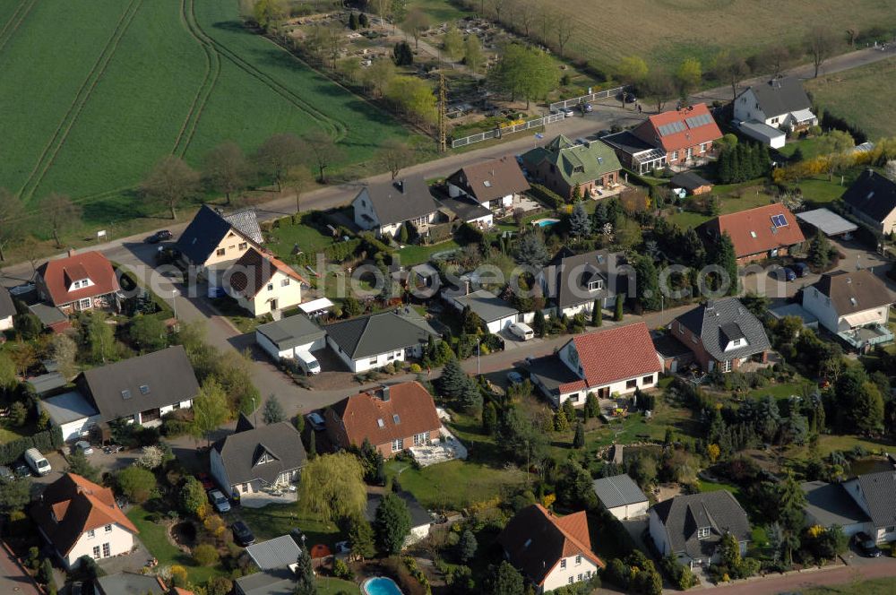 Jersleben from the bird's eye view: Blick auf Wohnhäuser / Einfamilienhäuser in Jersleben, Am Ringelhoch.