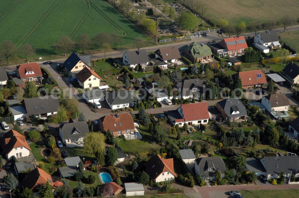 Aerial image Jersleben - Blick auf Wohnhäuser / Einfamilienhäuser in Jersleben, Am Ringelhoch.