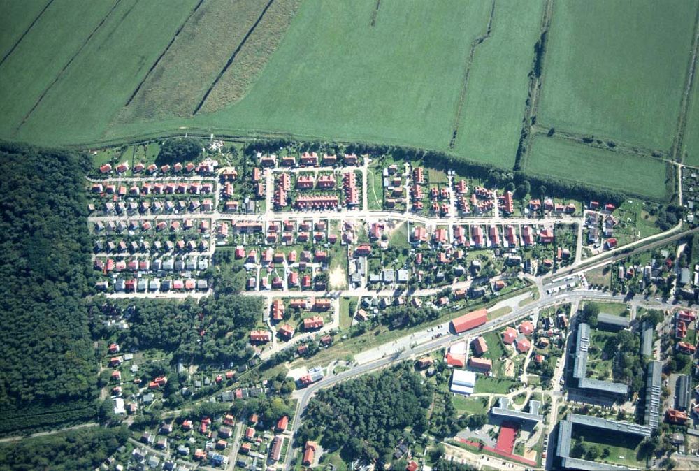 Graal-Müritz from above - Wohnsiedlung Koppenheide und das Bauland Eselswiese (neben Plattenbaukomplex) der HAWO KG in Graal-Müritz. Kontakt: HAWO GmbH Planen u. Bauen & Co. Bauträger KG, Löwenzahnweg 3, 18181 Graal-Müritz, Phone: 038206-706 0, Fax: 038206-706 66, E-Mail: info@hawo-immobilien.com,