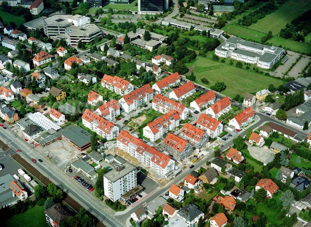 Aerial photograph Oberursel / Hessen - Wohnsiedlung der MÜBAU AG an der Lahnstraße in Oberursel (Nähe U-Bahnhof Lahnstraße).