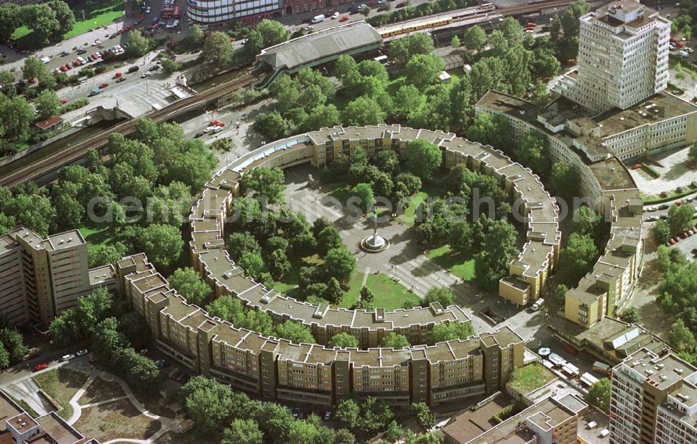 Aerial photograph Berlin - Kreuzberg - Wohnsiedlung Mehringplatz in Berlin-Kreuzberg.