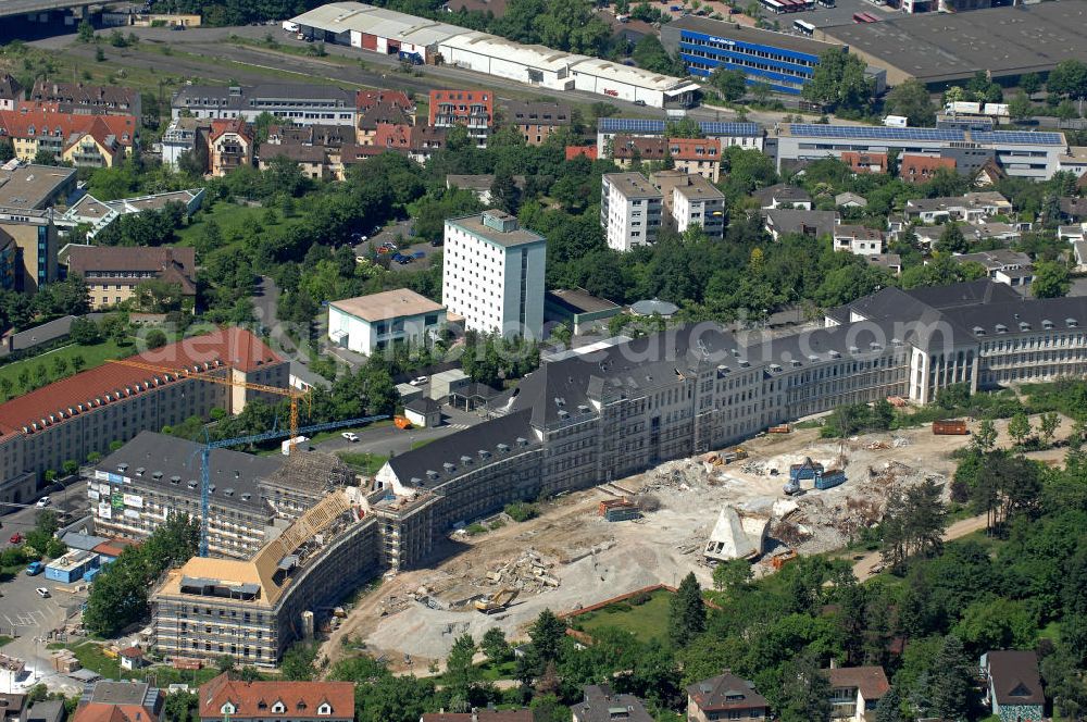 Würzburg from above - Das ehemalige US-Hospital am Mönchberg. Das denkmalgeschützte Gebäude ist Teil der neuen Wohnsiedlung Mönchberg Park. Bauherr ist die Maiberg Wohnbau GmbH. The former U.S. hospital at the Monchsberg. The listed building is part of the new housing development Mönchsberg Park.