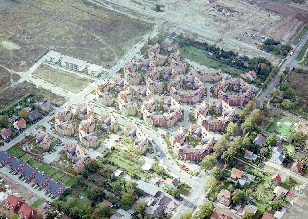 Aerial photograph Nauen / BRB - Wohnsiedlung in Nauen am Gewerbegebiet Mallbusen.