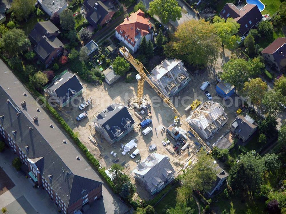 Berlin-Wittenau from above - 13.10.2004 Berlin-Wittenau, Wohnsiedlung-Neubau der PREMIER-Deutschland GmbH, an der Bondickstraße / Nimrodstraße in Berlin Wittenau / Reinickendorf