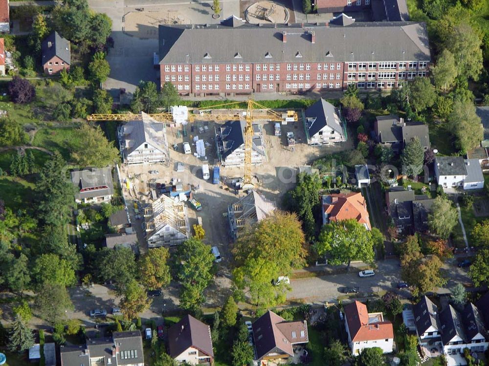 Aerial photograph Berlin-Wittenau - 13.10.2004 Berlin-Wittenau, Wohnsiedlung-Neubau der PREMIER-Deutschland GmbH, an der Bondickstraße / Nimrodstraße in Berlin Wittenau / Reinickendorf