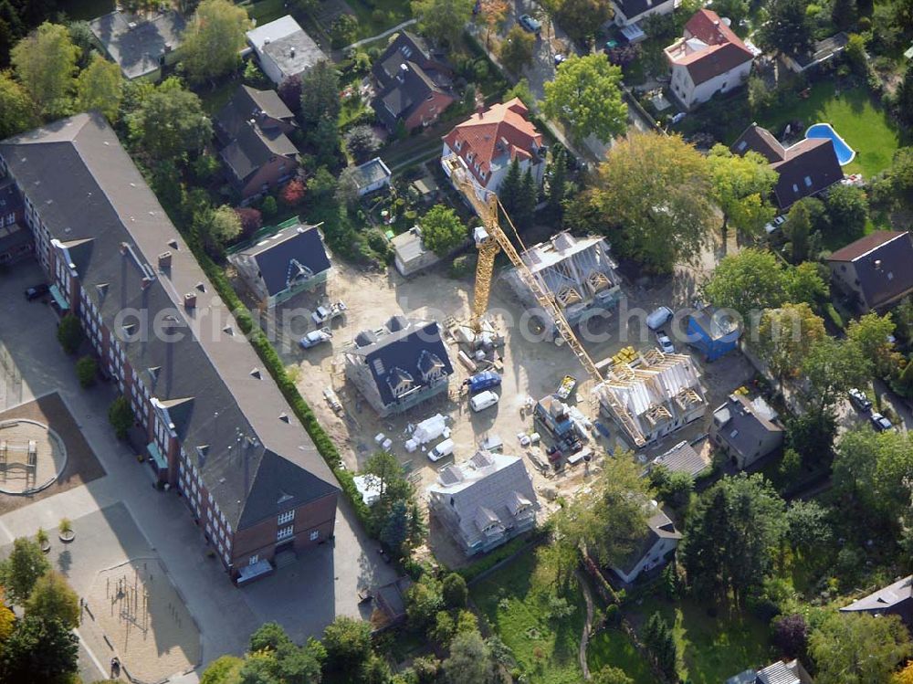 Aerial image Berlin-Wittenau - 13.10.2004 Berlin-Wittenau, Wohnsiedlung-Neubau der PREMIER-Deutschland GmbH, an der Bondickstraße / Nimrodstraße in Berlin Wittenau / Reinickendorf