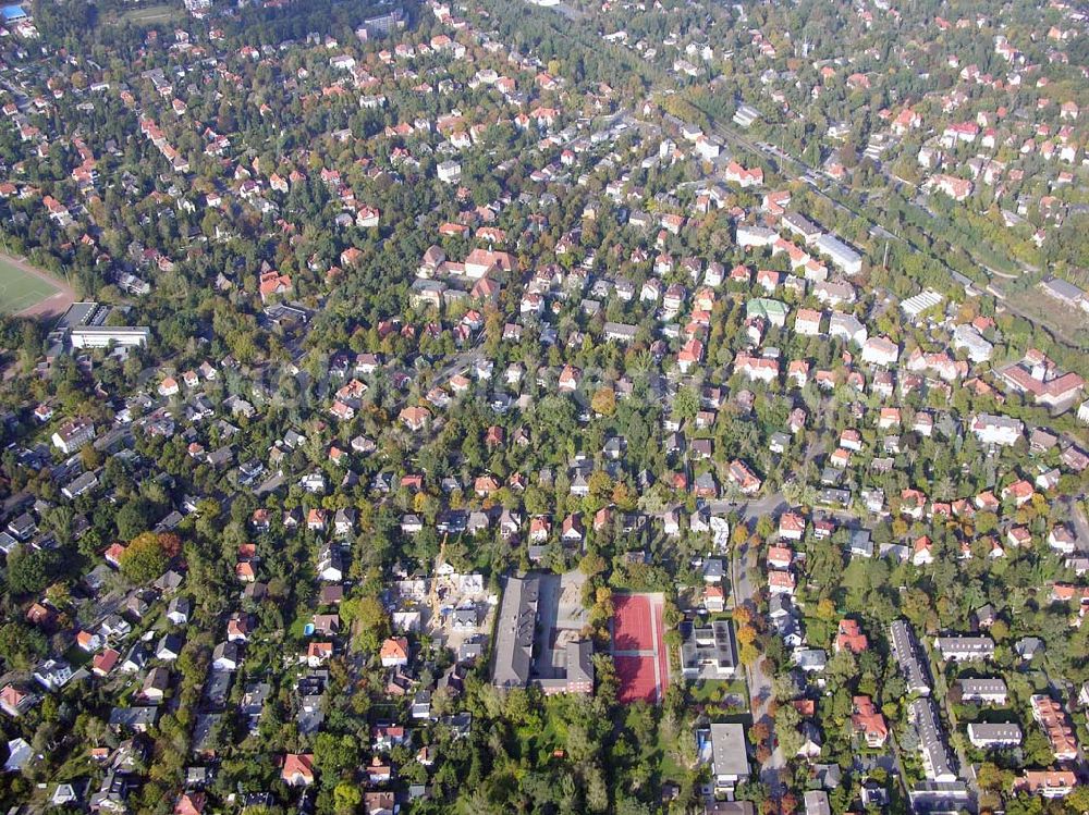 Aerial image Berlin-Wittenau - 13.10.2004 Berlin-Wittenau, Wohnsiedlung-Neubau der PREMIER-Deutschland GmbH, an der Bondickstraße / Nimrodstraße in Berlin Wittenau / Reinickendorf