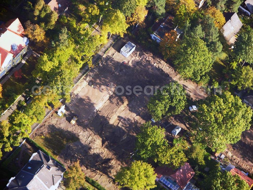 Aerial image Berlin-Wittenau - 13.10.2004 Berlin-Wittenau, Wohnsiedlung-Neubau der PREMIER-Deutschland GmbH, an der Bondickstraße / Nimrodstraße in Berlin Wittenau / Reinickendorf