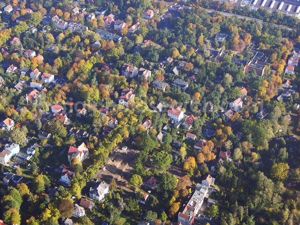 Aerial image Berlin-Wittenau - 13.10.2004 Berlin-Wittenau, Wohnsiedlung-Neubau der PREMIER-Deutschland GmbH, an der Bondickstraße / Nimrodstraße in Berlin Wittenau / Reinickendorf