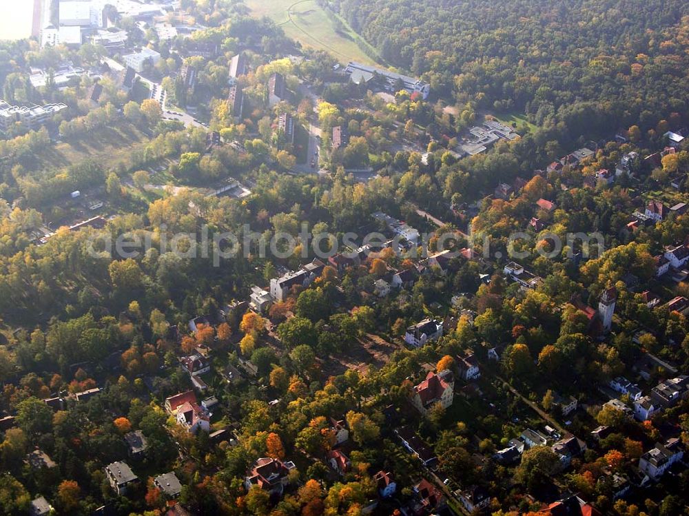 Berlin-Wittenau from the bird's eye view: 13.10.2004 Berlin-Wittenau, Wohnsiedlung-Neubau der PREMIER-Deutschland GmbH, an der Bondickstraße / Nimrodstraße in Berlin Wittenau / Reinickendorf