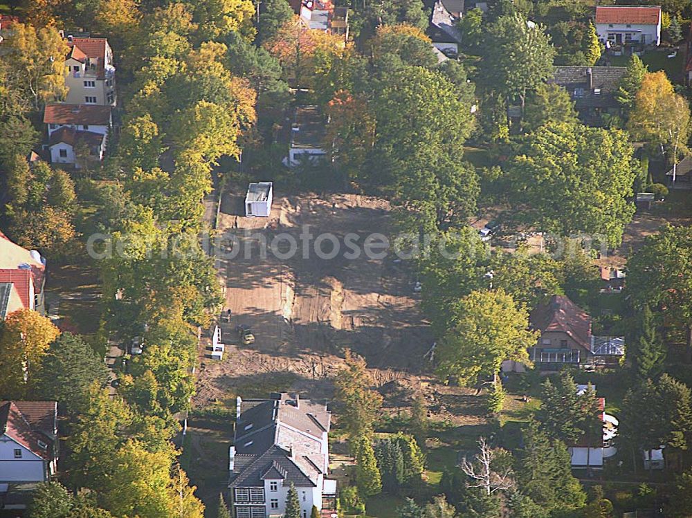 Berlin-Wittenau from above - 13.10.2004 Berlin-Wittenau, Wohnsiedlung-Neubau der PREMIER-Deutschland GmbH, an der Bondickstraße / Nimrodstraße in Berlin Wittenau / Reinickendorf