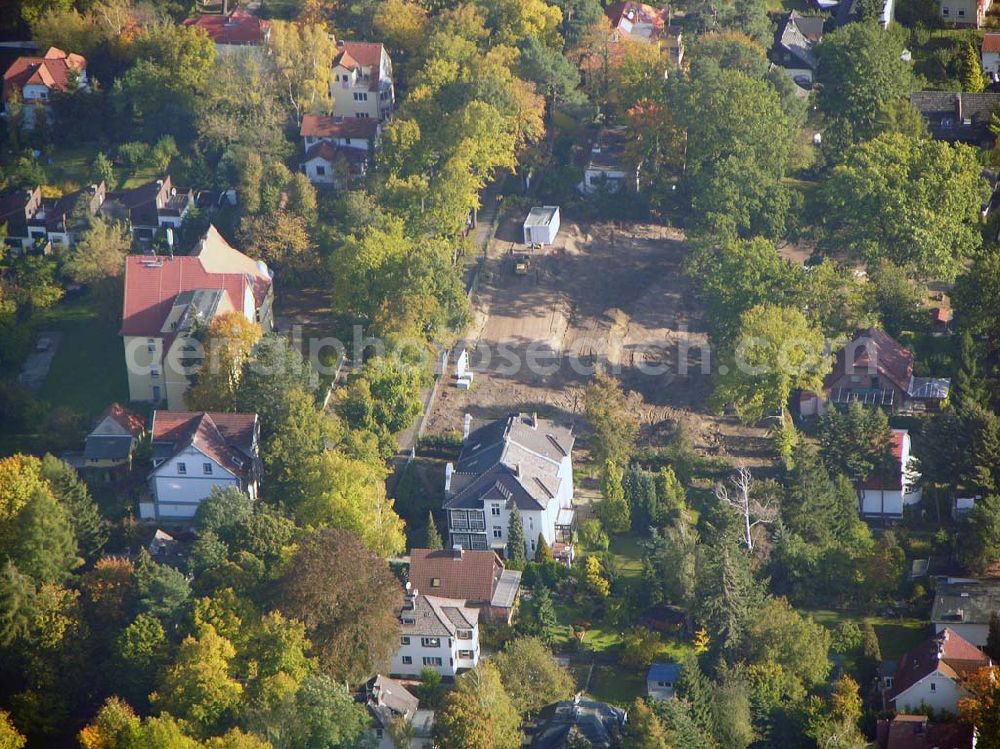 Aerial image Berlin-Wittenau - 13.10.2004 Berlin-Wittenau, Wohnsiedlung-Neubau der PREMIER-Deutschland GmbH, an der Bondickstraße / Nimrodstraße in Berlin Wittenau / Reinickendorf