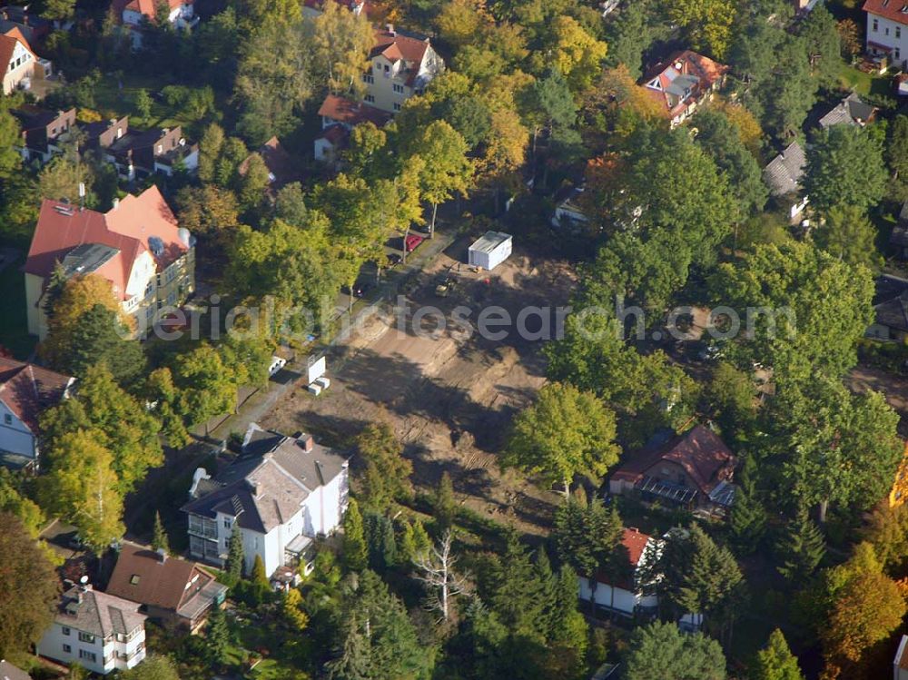 Aerial photograph Berlin-Wittenau - 13.10.2004 Berlin-Wittenau, Wohnsiedlung-Neubau der PREMIER-Deutschland GmbH, an der Bondickstraße / Nimrodstraße in Berlin Wittenau / Reinickendorf