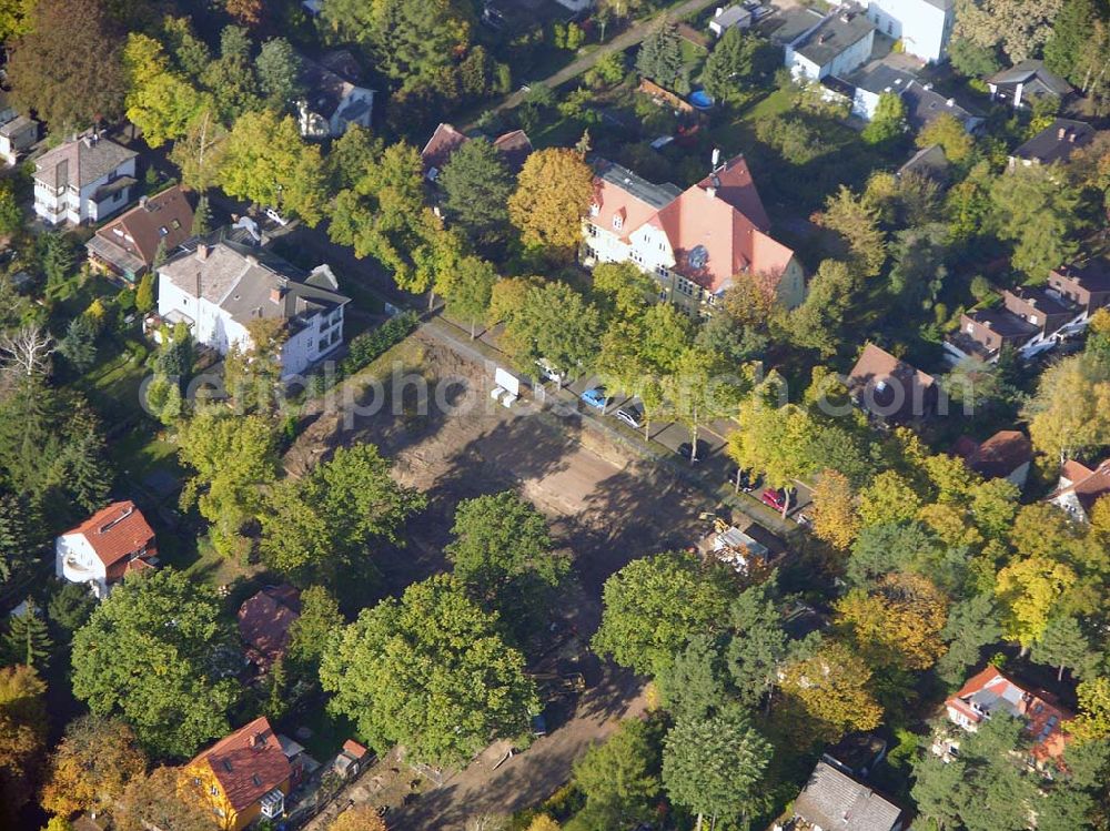 Berlin-Wittenau from above - 13.10.2004 Berlin-Wittenau, Wohnsiedlung-Neubau der PREMIER-Deutschland GmbH, an der Bondickstraße / Nimrodstraße in Berlin Wittenau / Reinickendorf