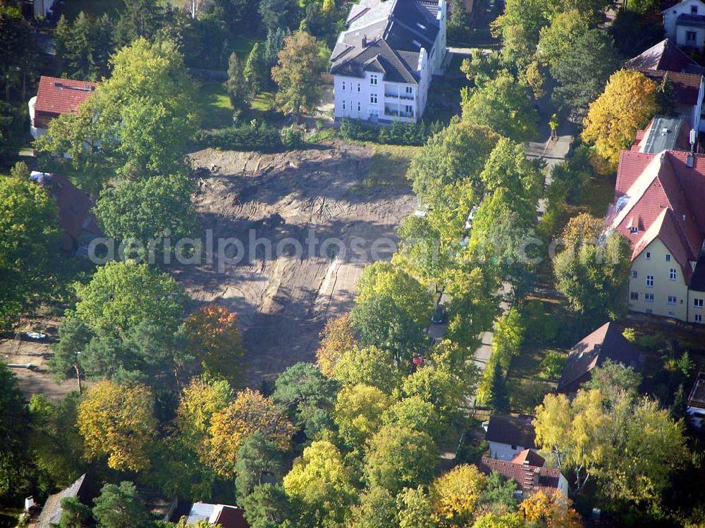 Aerial image Berlin-Wittenau - 13.10.2004 Berlin-Wittenau, Wohnsiedlung-Neubau der PREMIER-Deutschland GmbH, an der Bondickstraße / Nimrodstraße in Berlin Wittenau / Reinickendorf