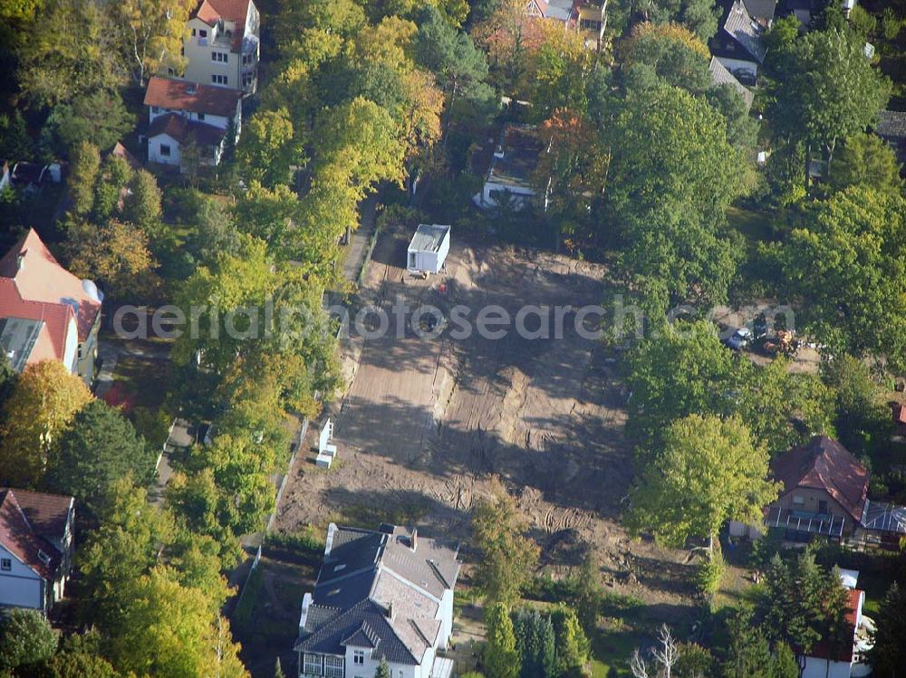 Aerial photograph Berlin-Wittenau - 13.10.2004 Berlin-Wittenau, Wohnsiedlung-Neubau der PREMIER-Deutschland GmbH, an der Bondickstraße / Nimrodstraße in Berlin Wittenau / Reinickendorf