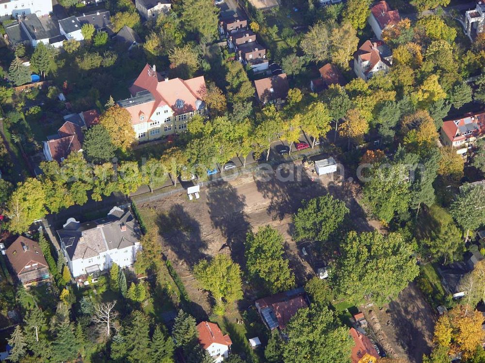 Berlin-Wittenau from above - 13.10.2004 Berlin-Wittenau, Wohnsiedlung-Neubau der PREMIER-Deutschland GmbH, an der Bondickstraße / Nimrodstraße in Berlin Wittenau / Reinickendorf