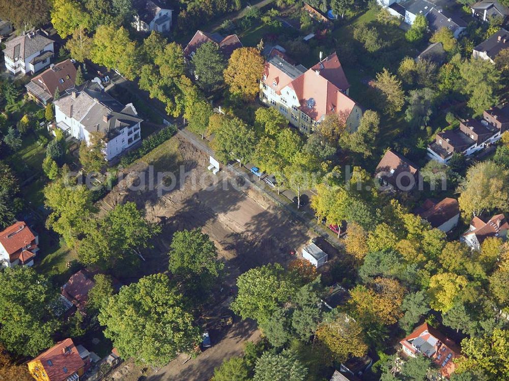 Aerial photograph Berlin-Wittenau - 13.10.2004 Berlin-Wittenau, Wohnsiedlung-Neubau der PREMIER-Deutschland GmbH, an der Bondickstraße / Nimrodstraße in Berlin Wittenau / Reinickendorf